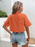 Camicia a maniche corte ricamata con bottoni frontali, semplice e traforata