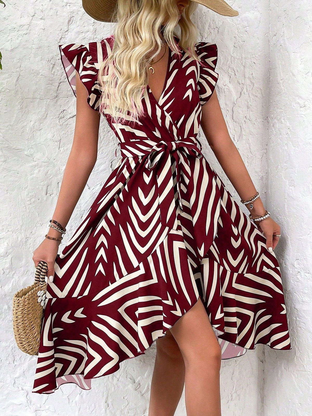 Abito estivo donna dalla moda estiva a righe e stampato, sovrapposto con scollo a V a manica corta a cappuccio e orlo asimmetrico