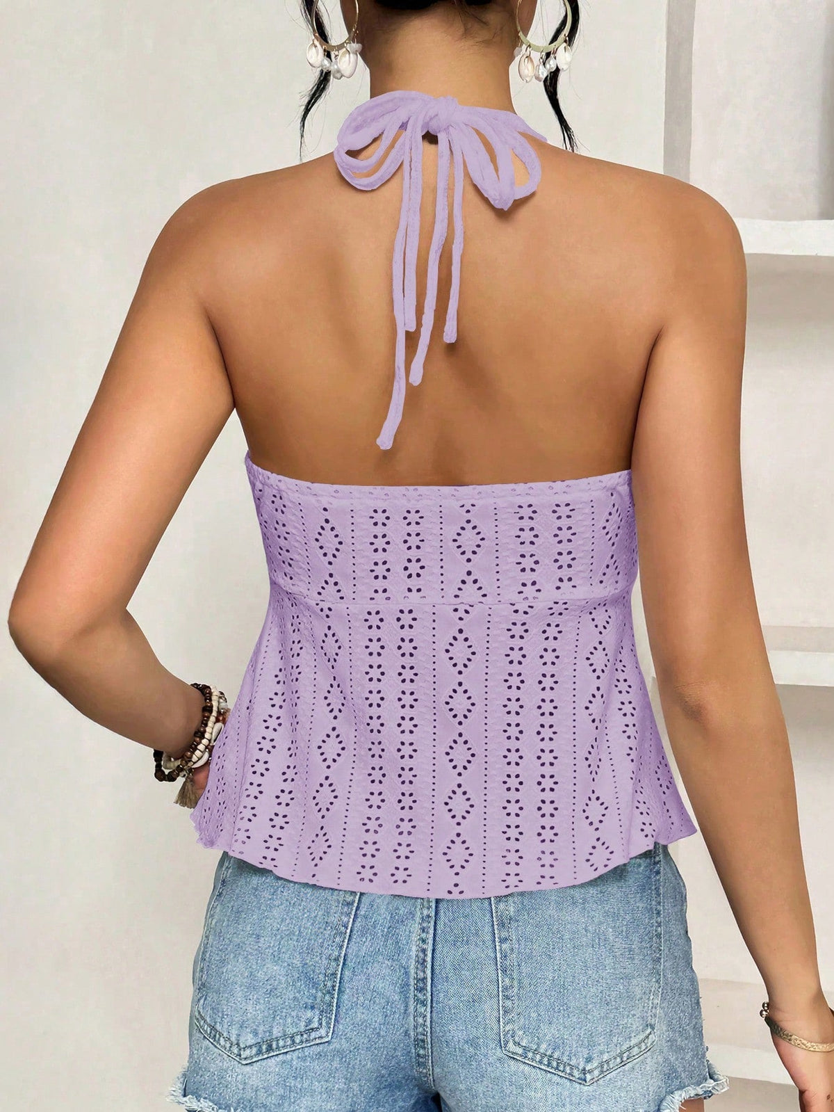 Top Halter Con Ricami A Maglia Vuoti Di Colore Solido