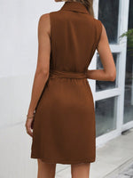 Abito A Portafoglio Con Colletto A Punta E Cintura