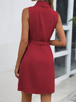 Abito A Portafoglio Con Colletto A Punta E Cintura