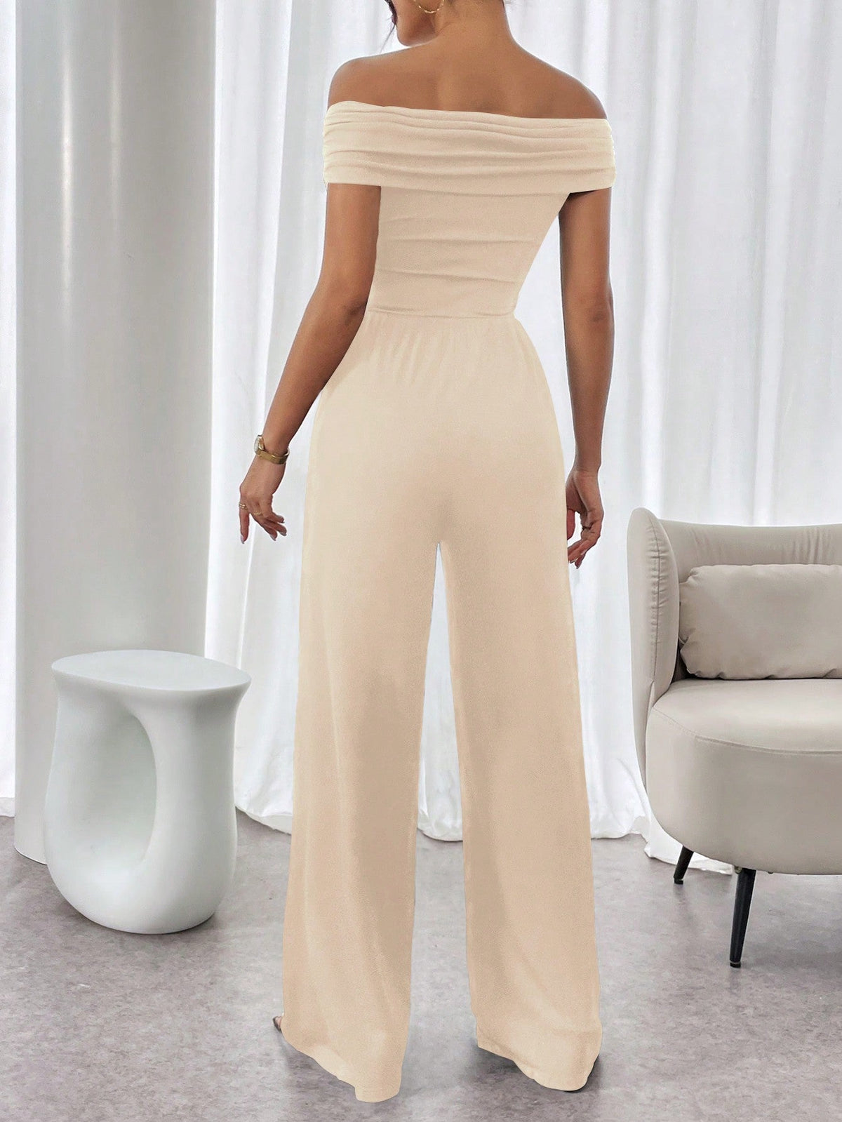 Tuta Elegante Casual A Gamba Ampia Con Pieghe A Spalle Scoperte E In Colore Tinta Unita