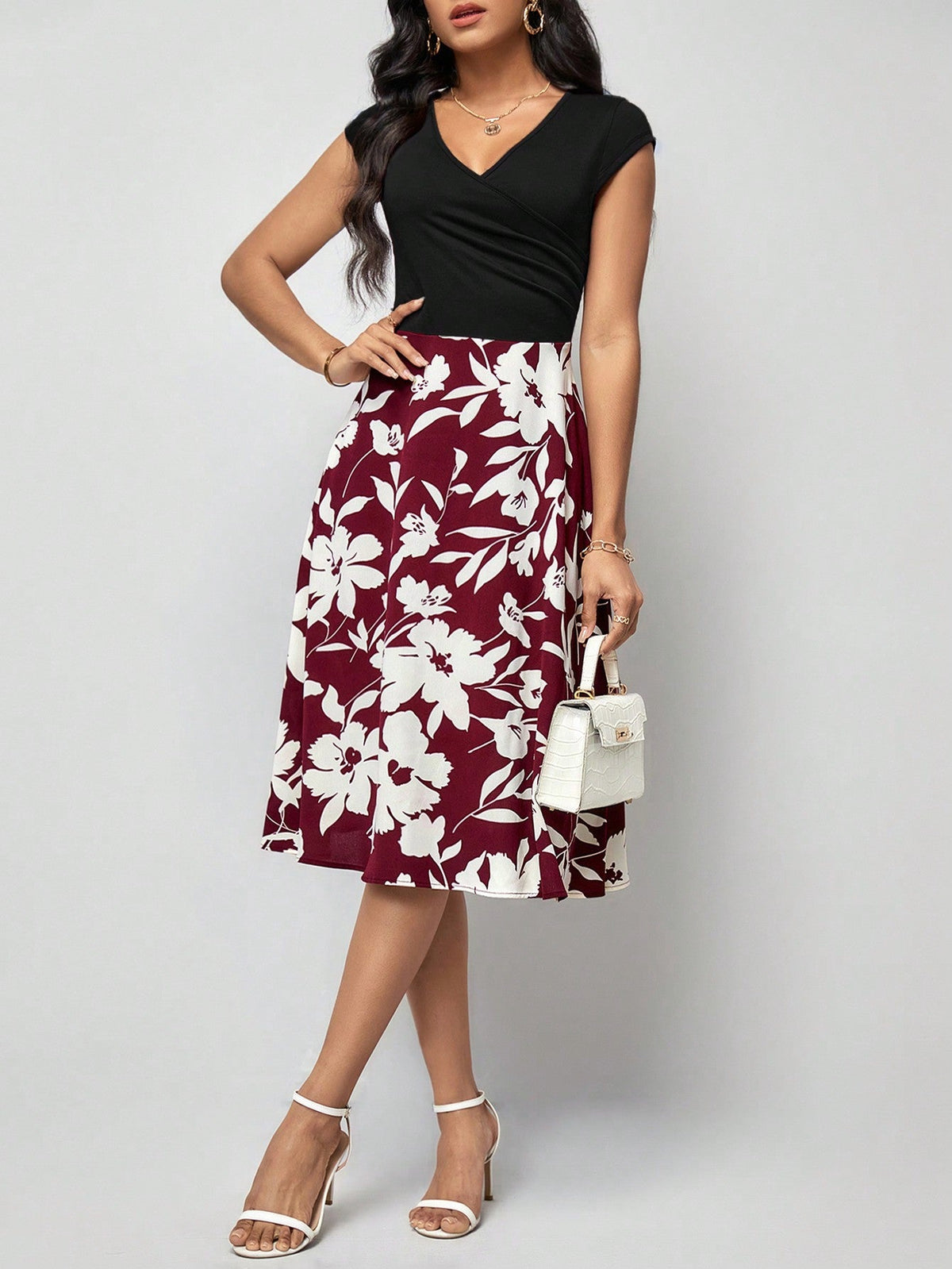 Abiti con stampa floreale incrociato