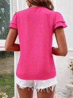 Camicia estiva da donna a maniche corte con bottoni frontali e scollo a V