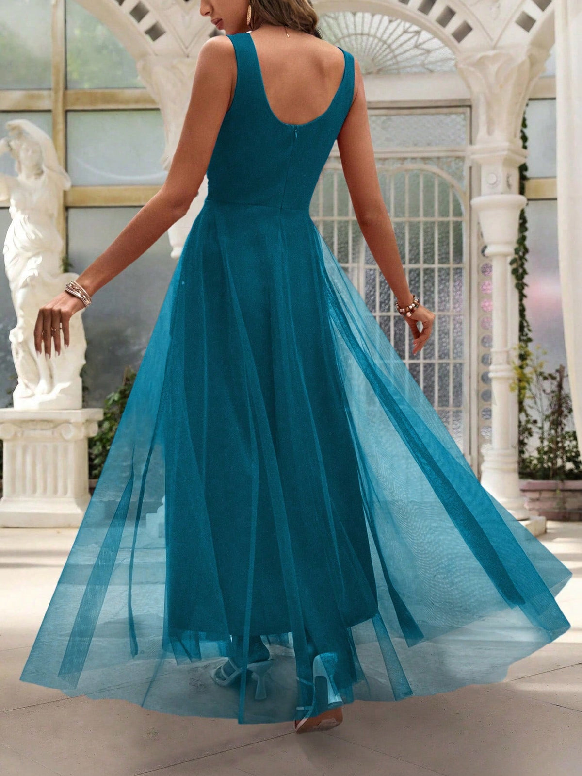 Abito con sovrapposizione a maglia di perline di perle