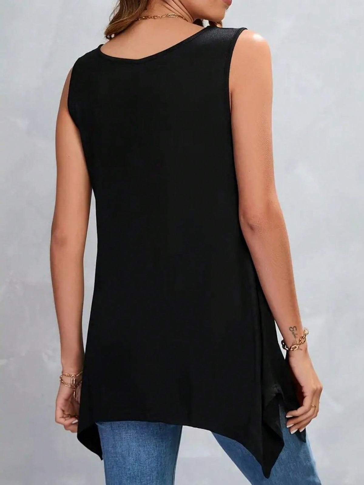 Canottiera smanicata a collo rotondo di colore unito