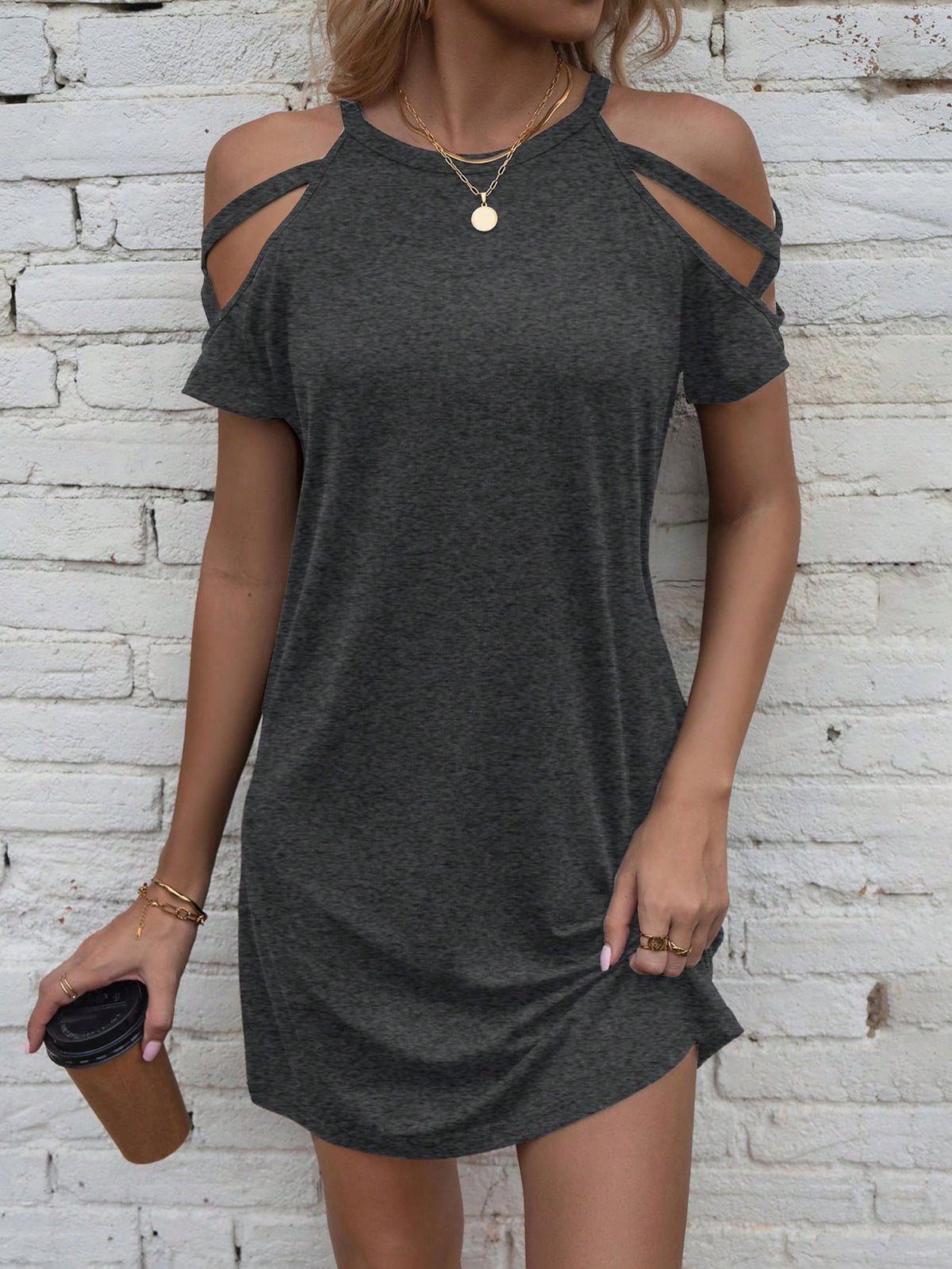 Abito a maglietta con spalle scoperte incrociato