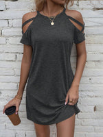 Abito a maglietta con spalle scoperte incrociato