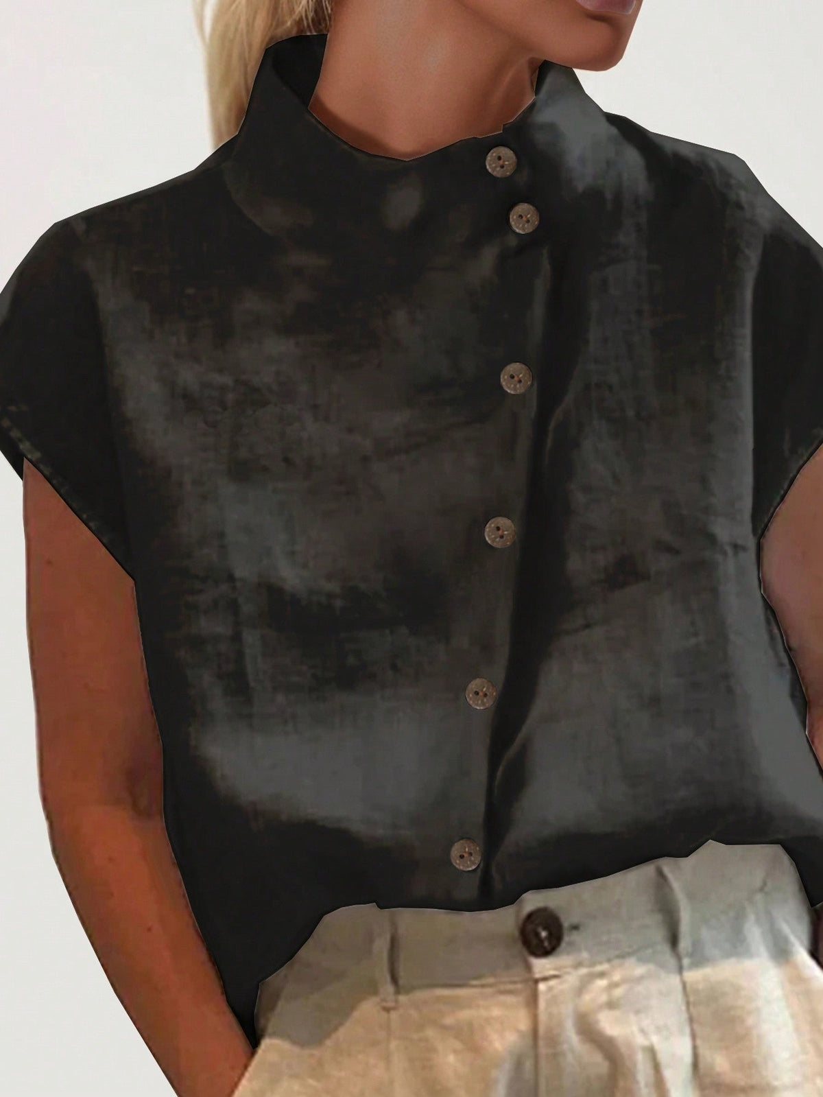 Camicia da donna a manica corta con colletto alla mandarina e bottoni diagonali per l"estate