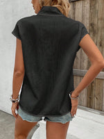 Camicia da donna a manica corta con colletto alla mandarina e bottoni diagonali per l"estate