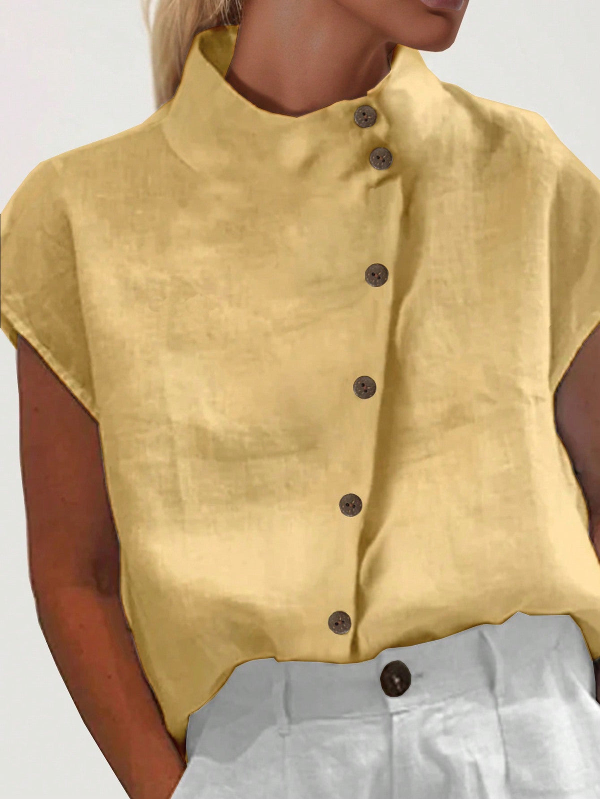 Camicia da donna a manica corta con colletto alla mandarina e bottoni diagonali per l"estate