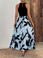 Abito estivo senza maniche con collo rotondo, stampa grafica e fori decorativi