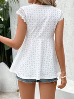 Donna maglietta a maniche corte con scollo a V in colore tinta unita, perfetta per outfit vacanzieri in primavera ed estate