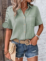 Camicia da donna con bottoni frontali, maniche corte e tessuto a trama per un look casual estivo