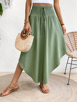 Abito a scacchi con nodo frontale e orlo asimmetrico