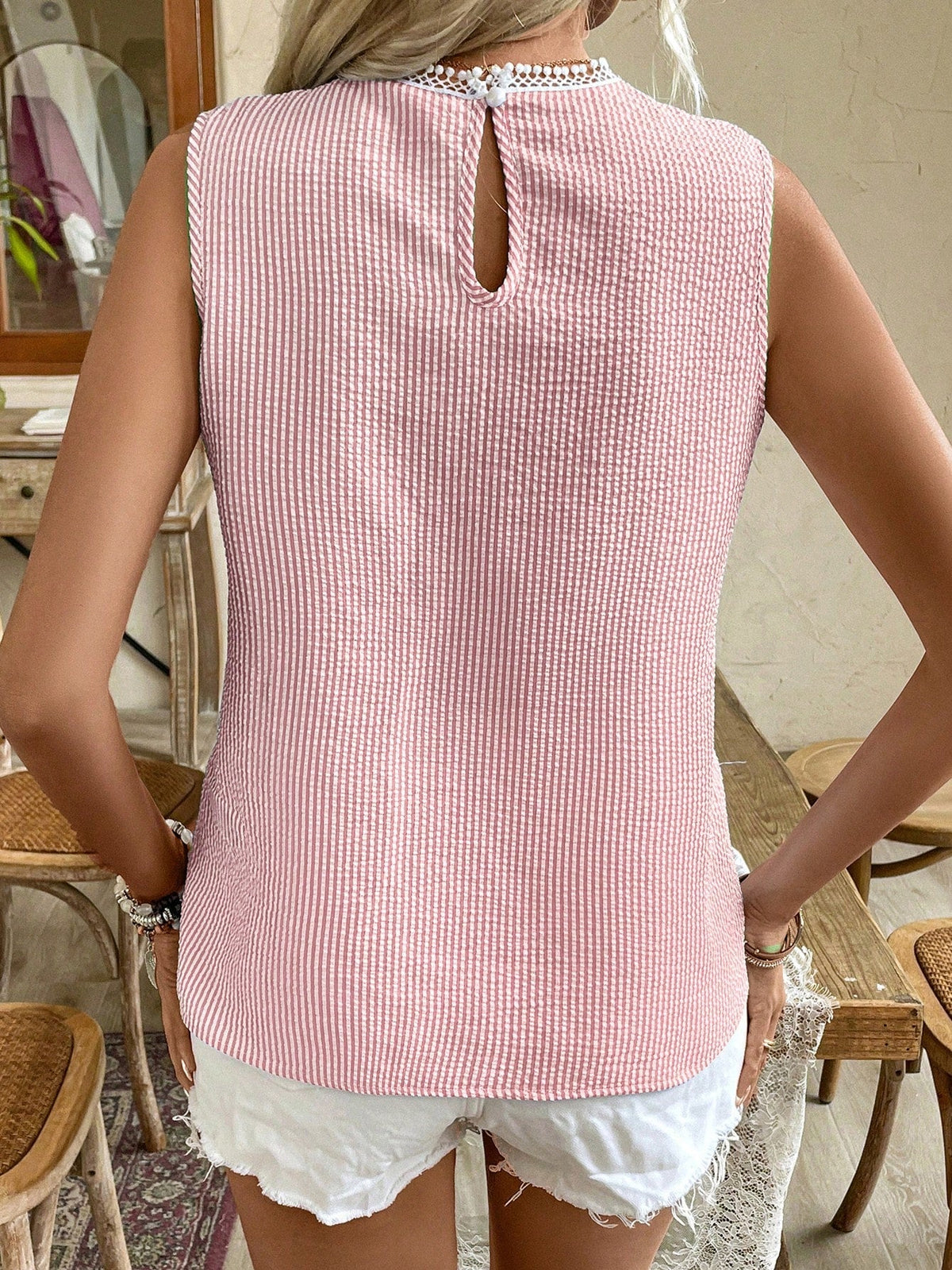 Blusa senza maniche a collo tondo in pizzo a righe patchwork