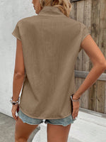 Camicia da donna a manica corta con colletto alla mandarina e bottoni diagonali per l"estate