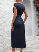 Abito casual con scollo a V, maniche a pipistrello con spacco per l'estate