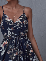 Abito bretelle sottili con stampa floreale e cintura