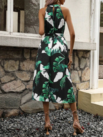 Abito estivo casuale con scollo a Halter e stampa tropicale per le vacanze