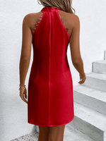 Vestito semplice e quotidiano a righe per le donne con spalle scoperte