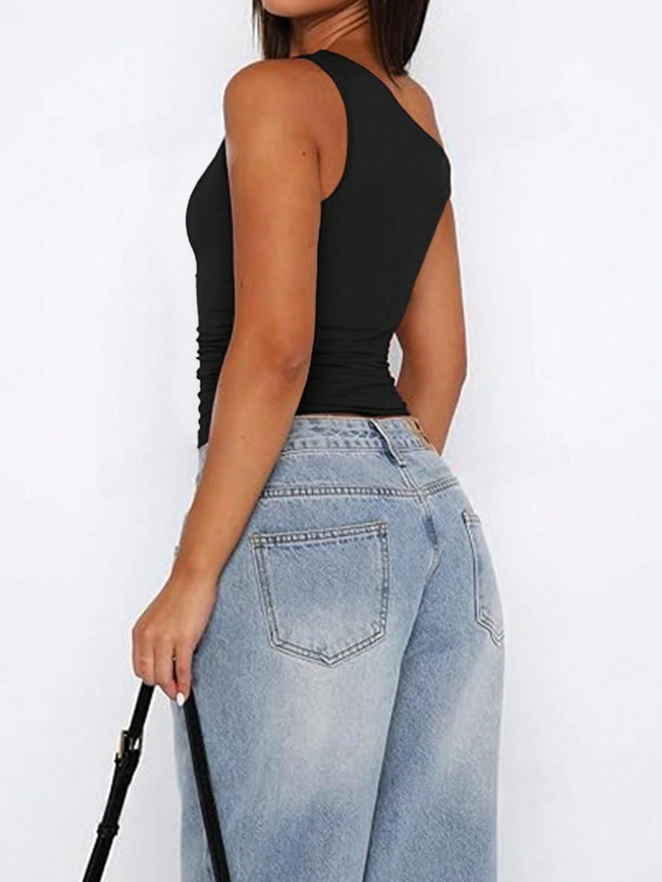 Top Corto Con Scollatura Asimmetrica Per Donne