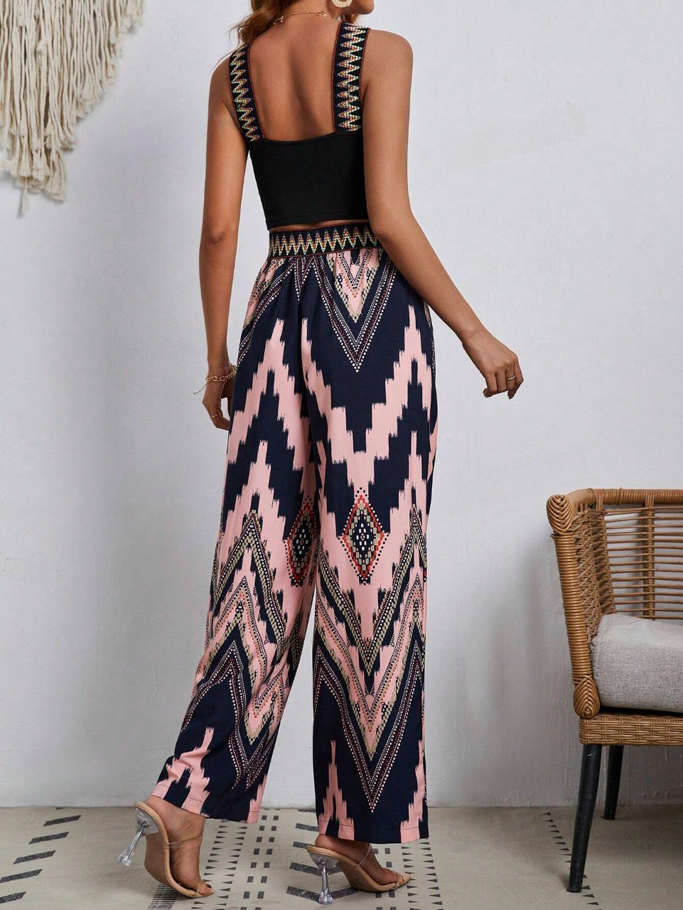 Top Corto Da Donna A Blocchi Di Colore Con Scollo All'americana E Pantaloni In Due Pezzi