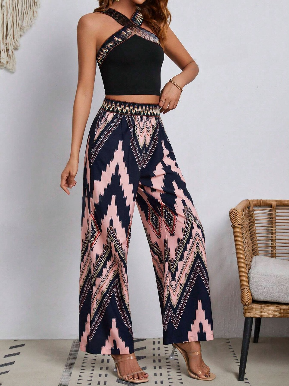 Top Corto Da Donna A Blocchi Di Colore Con Scollo All'americana E Pantaloni In Due Pezzi