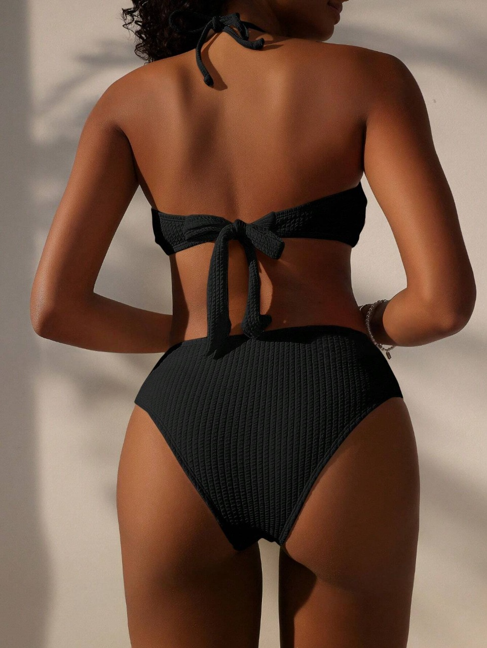 Costume Da Bagno Monocromatico Con Testo A Rilievo Per Donne In Vacanza Al Mare