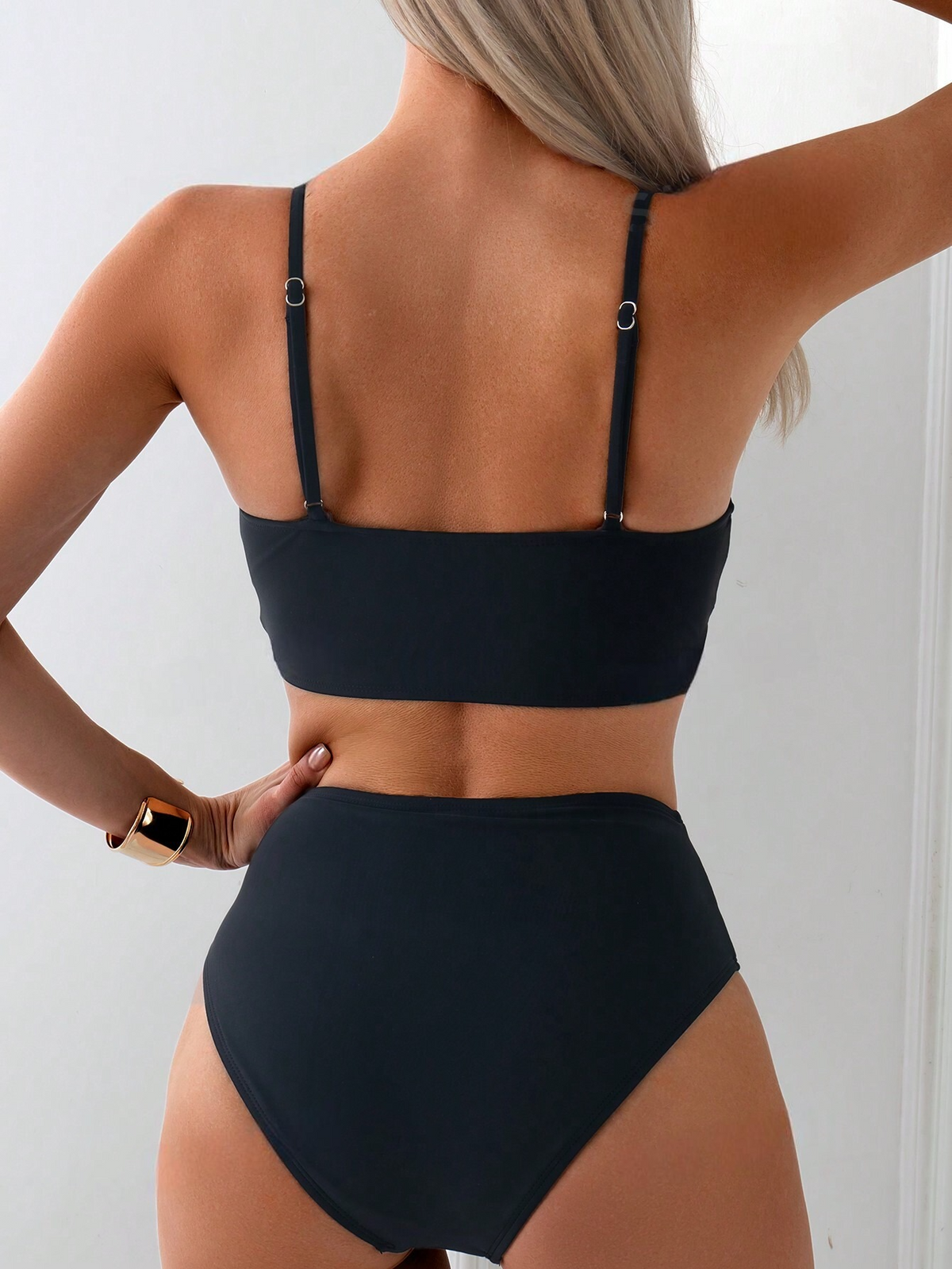 Set bikini a tinta unita, spiaggia estiva