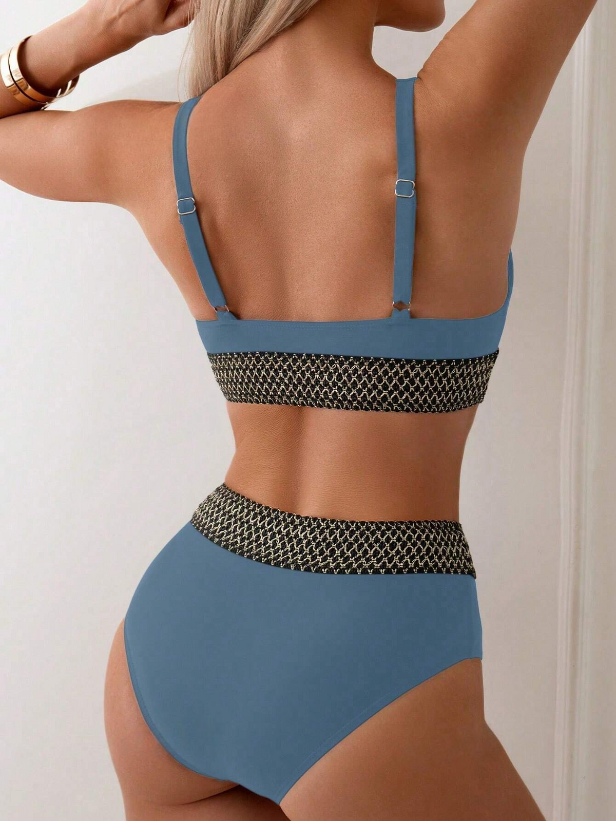 Bikini A Banda Intrecciata A Onde A Remplage Top e Slip Patchwork Suit