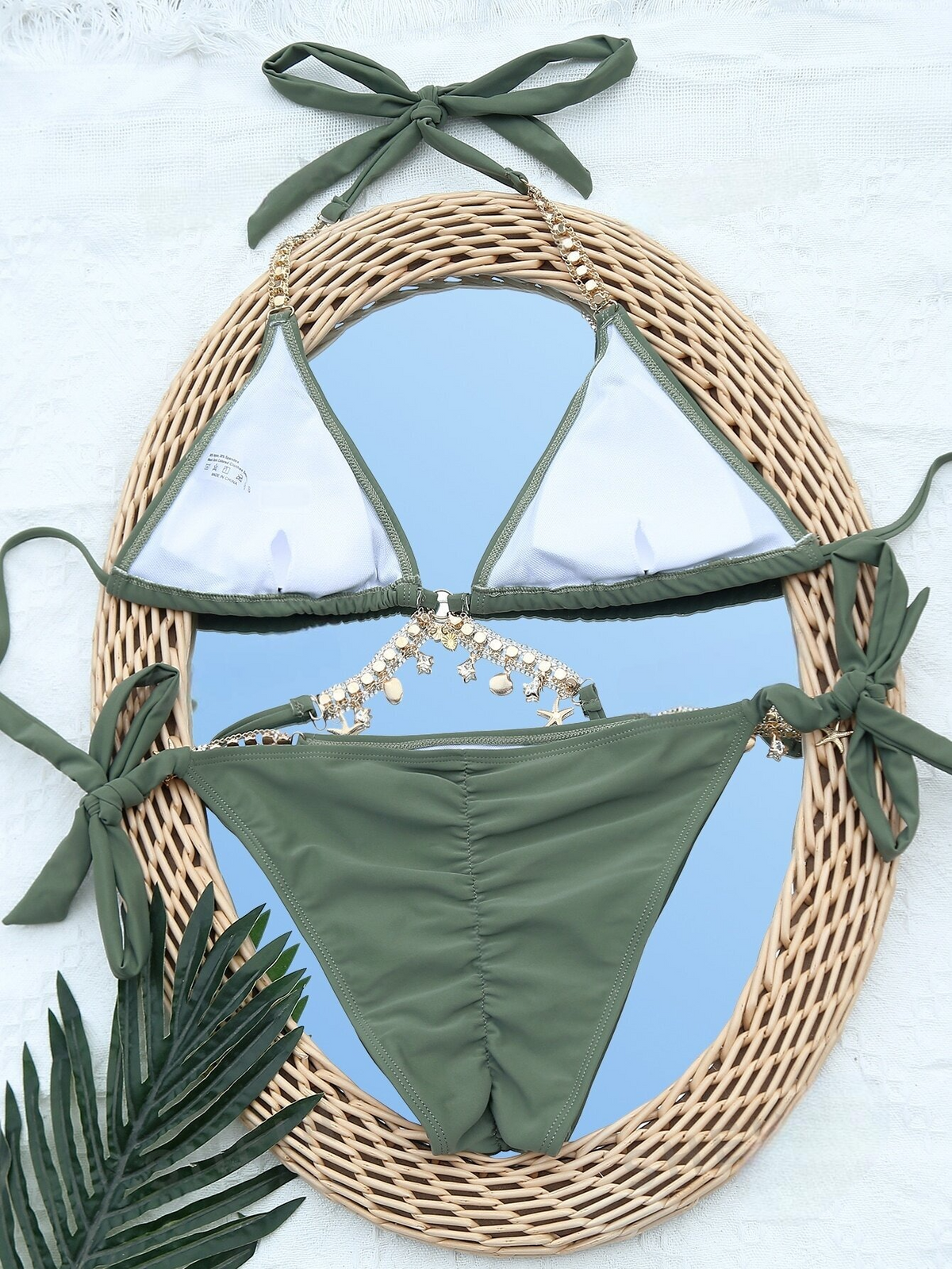 Bikini legato ai lati con catena e strass per la spiaggia estiva