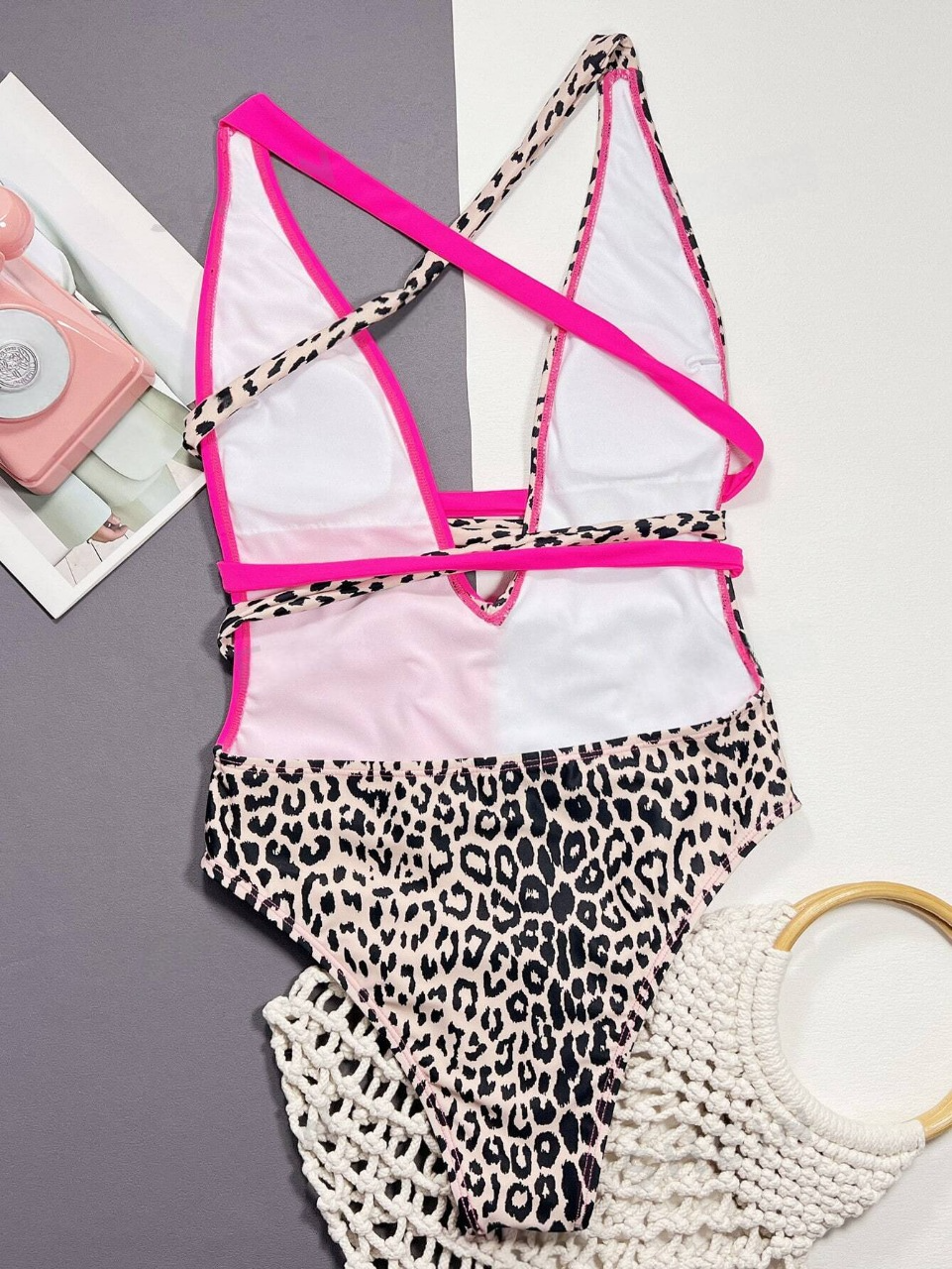 Costume intero leopardato incrociato profondo