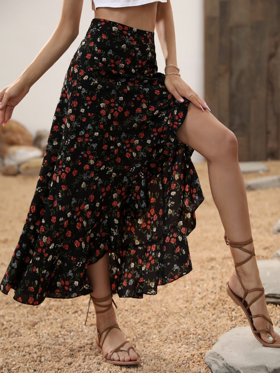 Gonne con stampa fiorellini con bordo a volant orlo asimmetrico