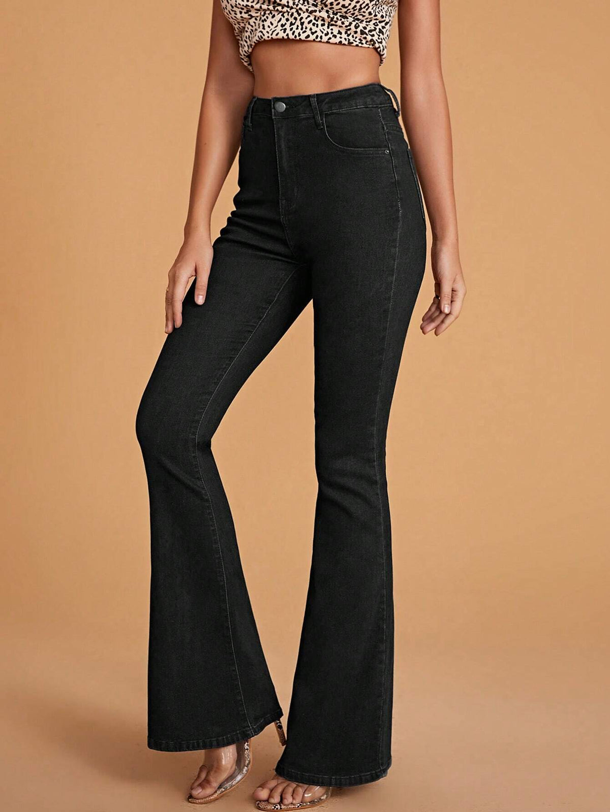 Jeans a gamba svasata vita alta