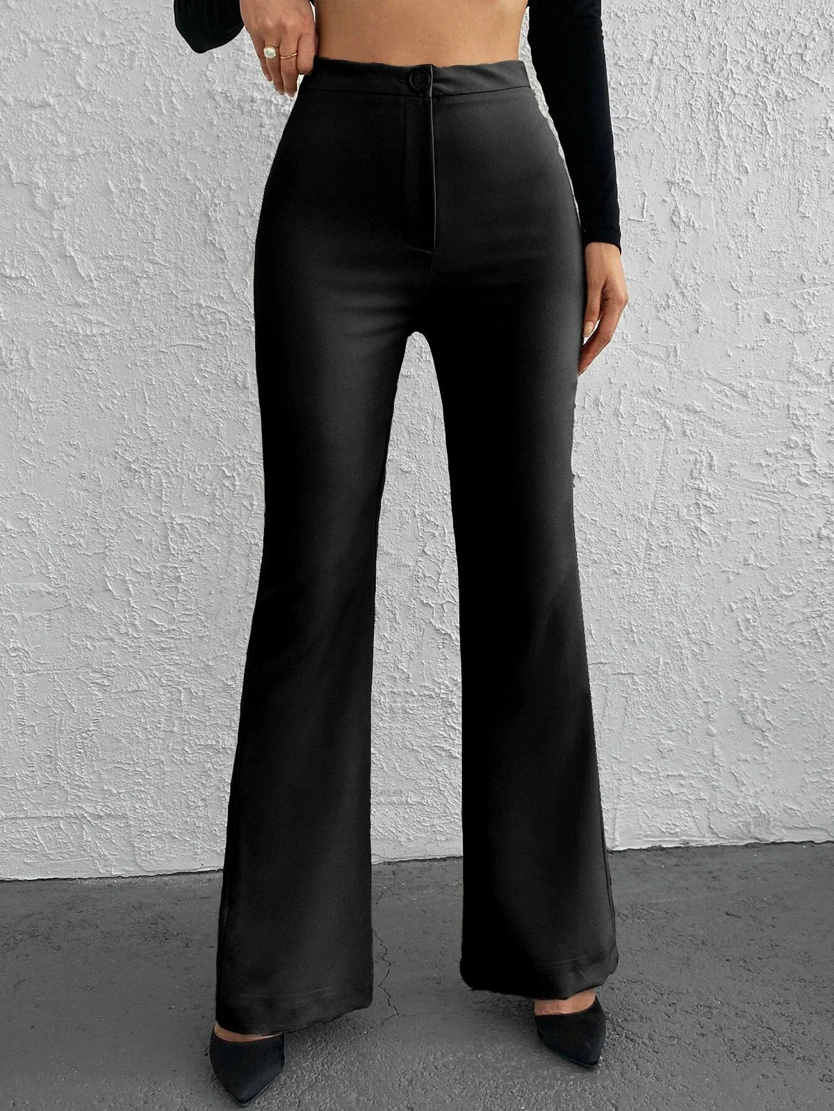 Pantaloni svasati monocolore senza cintura