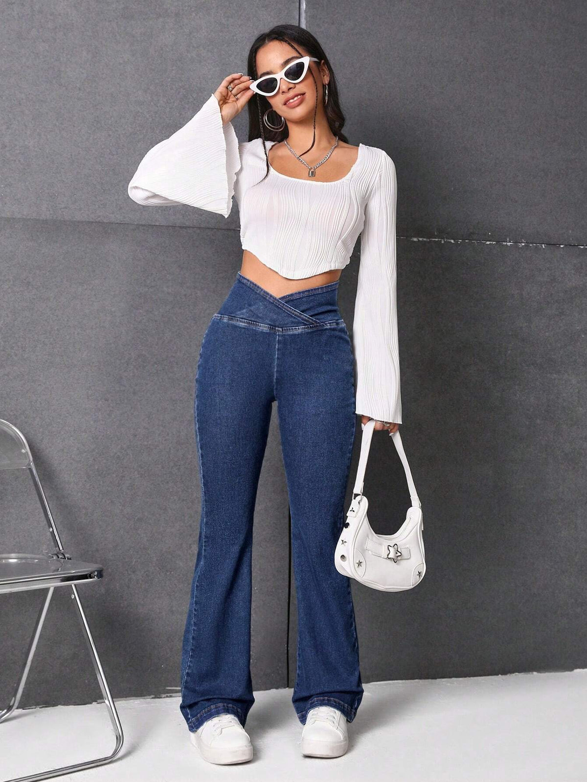 Jeans Da Donna Con Gamba Svasata A Vita Sovrapposta Estiva