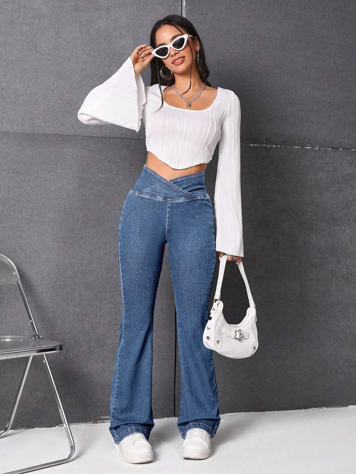 Jeans Da Donna Con Gamba Svasata A Vita Sovrapposta Estiva