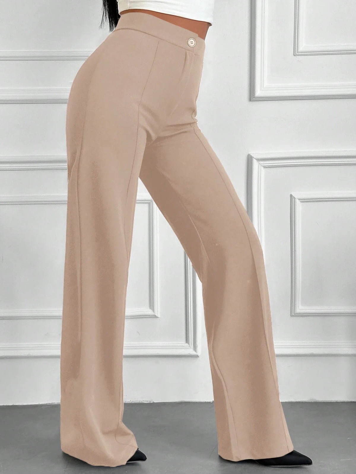 Pantaloni vita alta con bottone frontale