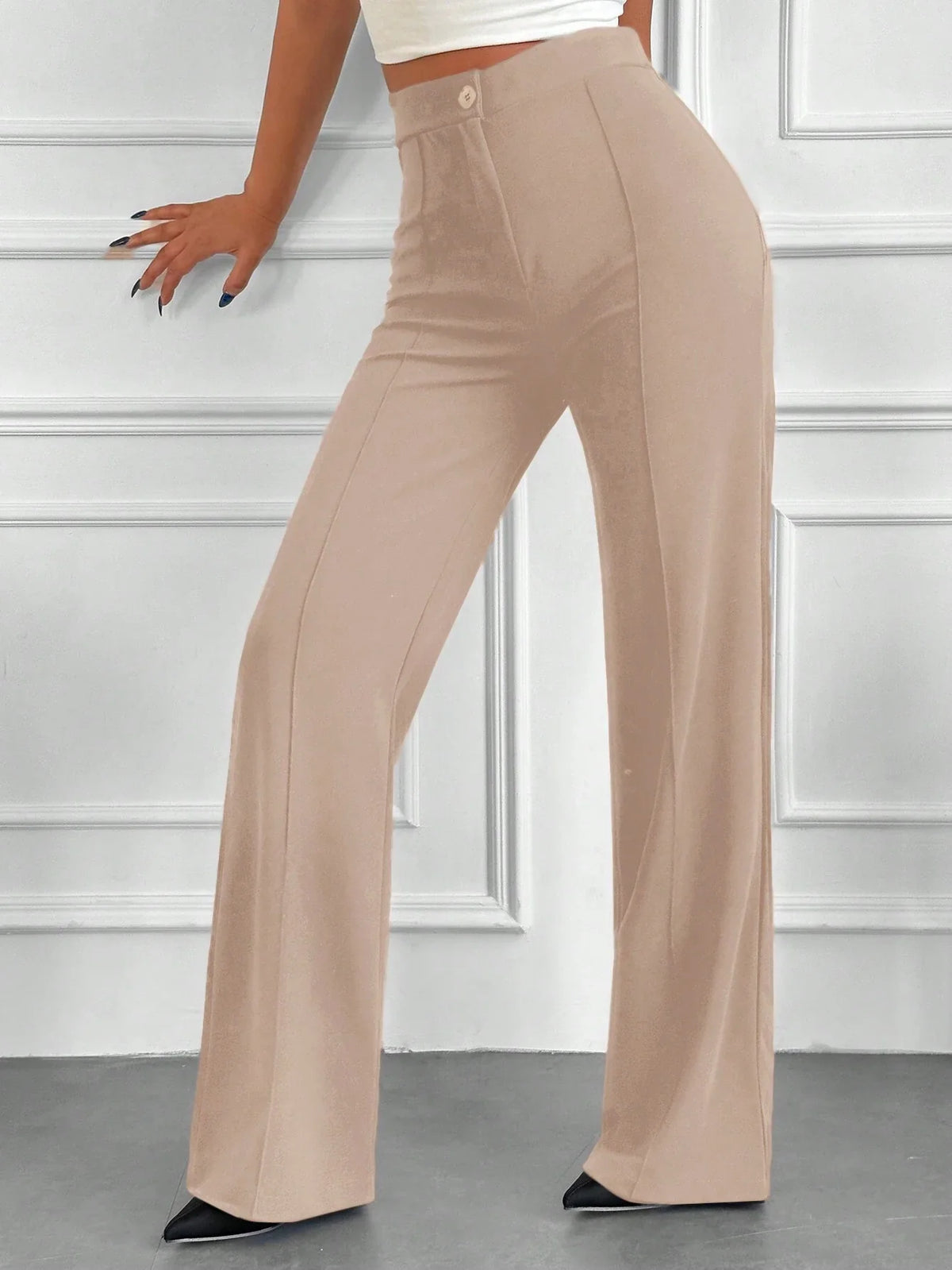 Pantaloni vita alta con bottone frontale