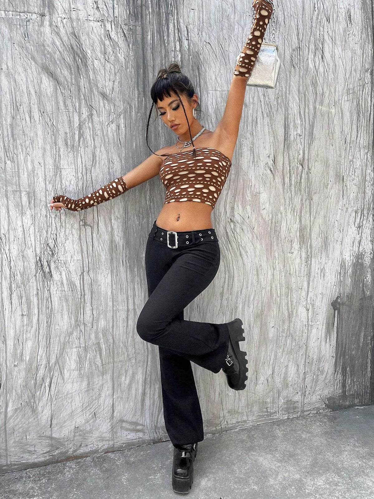 Pantaloni svasati occhielli con cintura