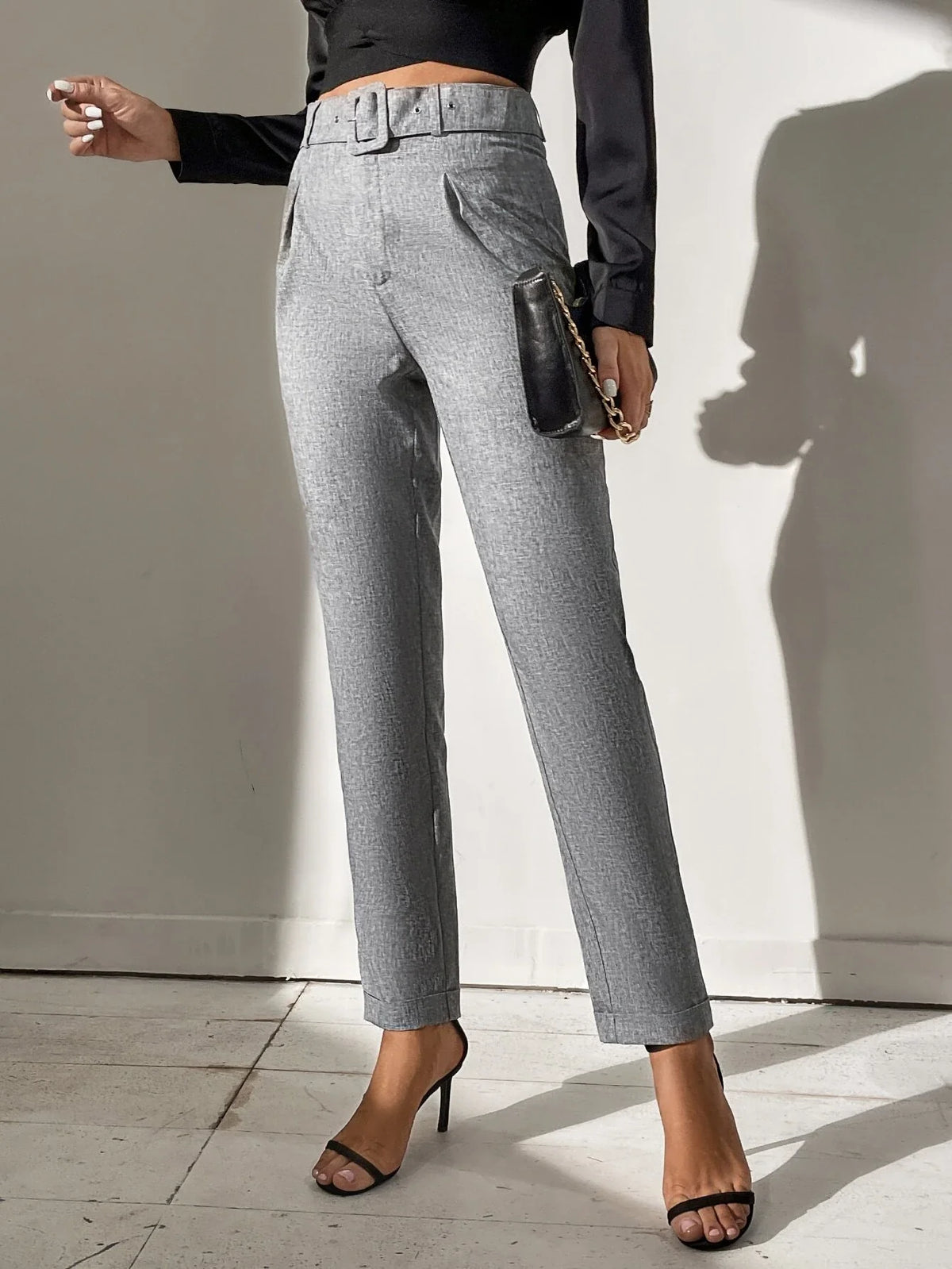 Pantaloni monocolore con cintura zip